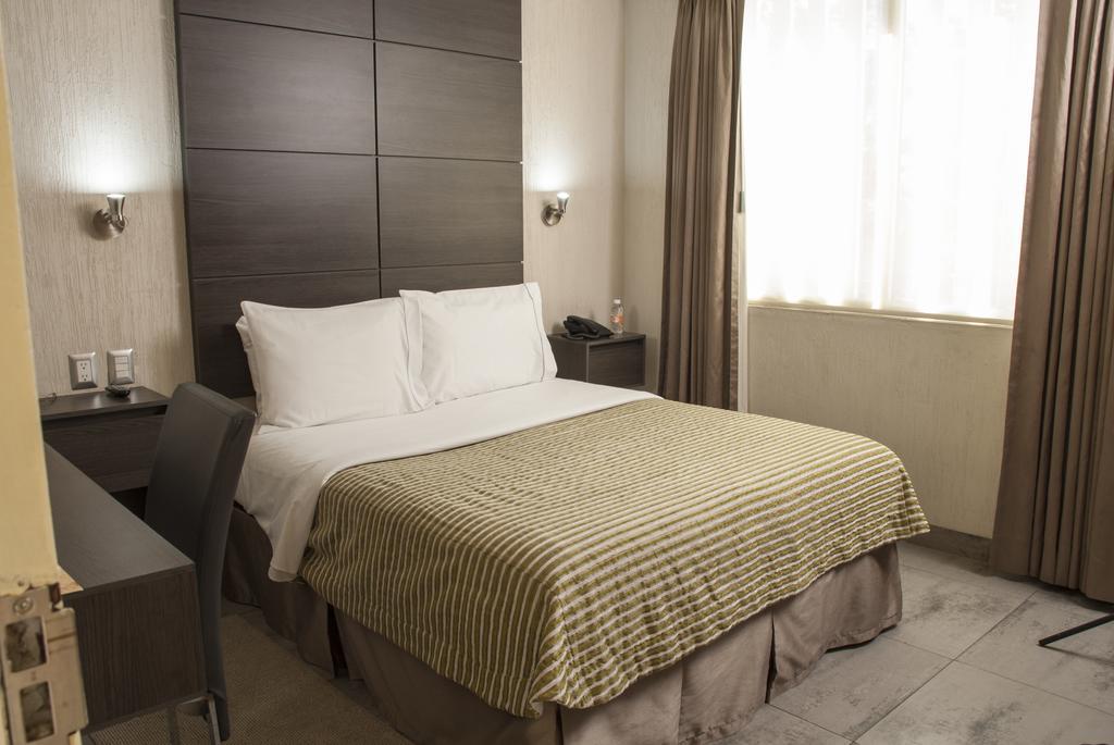Hotel Expo Abastos Гуадалахара Екстериор снимка